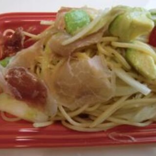 新玉ねぎと彩り野菜で冷製パスタ